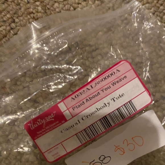 BRAND NEW CASUAL CROSS BODY - Picture 2 of 4